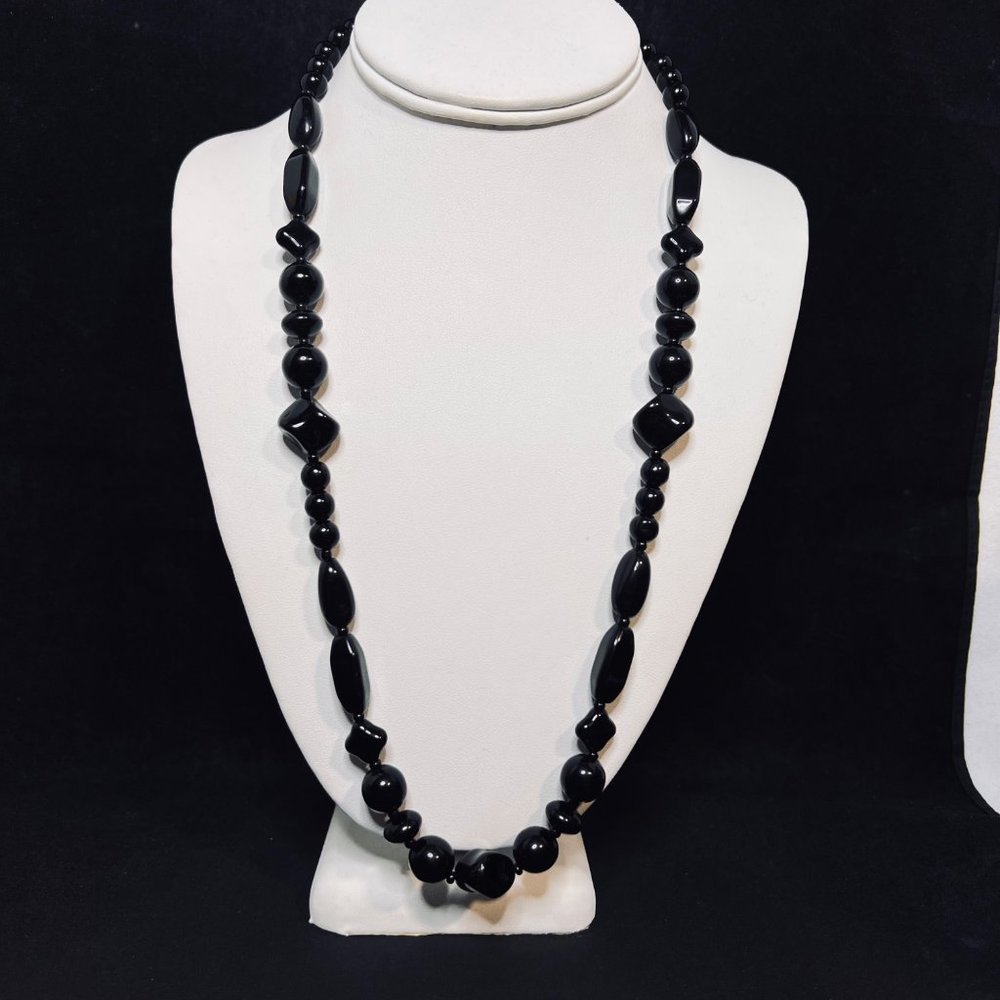 Vintage Black Glass Beaded Necklace (5117)